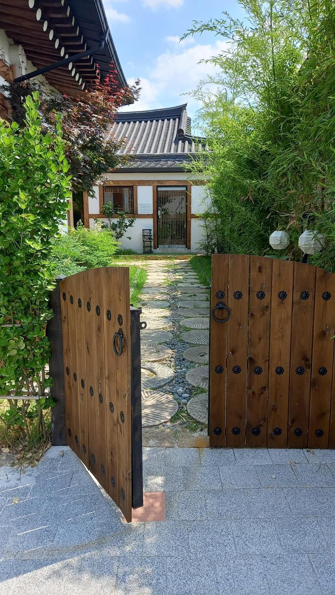 Adam Guesthouse Gyeongju Zewnętrze zdjęcie